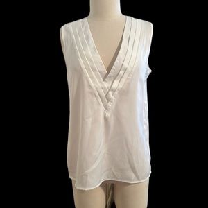 NWOT timeless pleated v-neck sleeveless top, white small